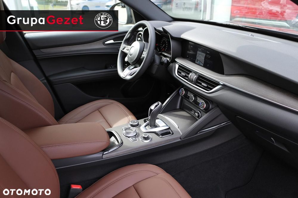 Alfa Romeo Stelvio - 8
