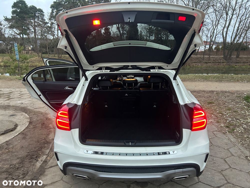 Mercedes-Benz GLA 250 4Matic 7G-DCT AMG Line - 15