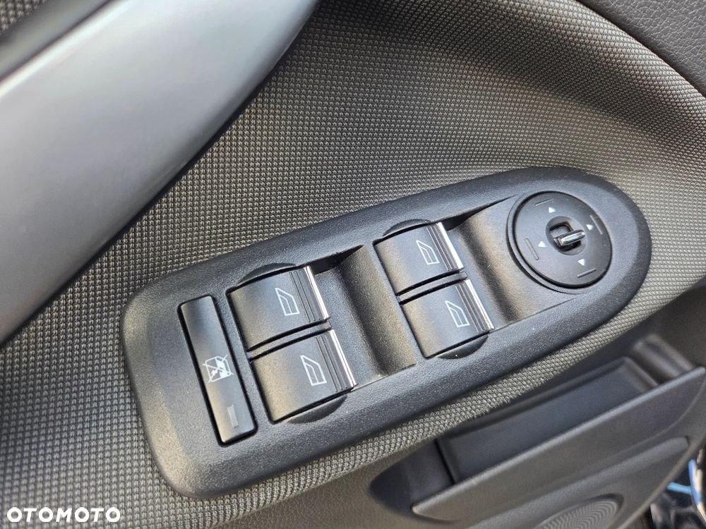 Ford Kuga 2.0 TDCi 2x4 Champions Edition - 34