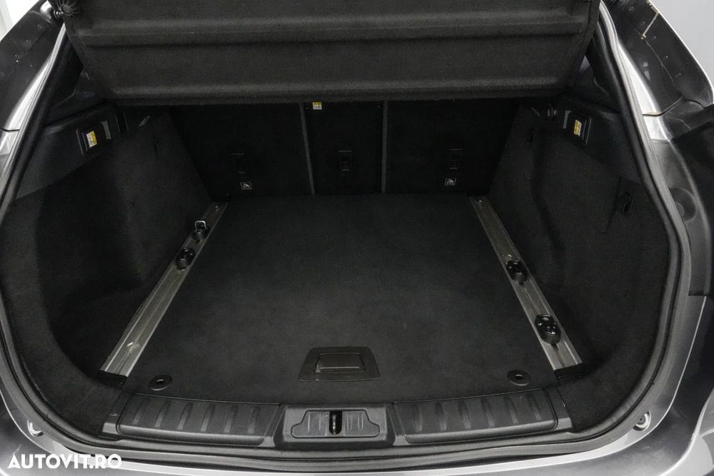 Jaguar F-Pace 20d AWD R-Sport - 22