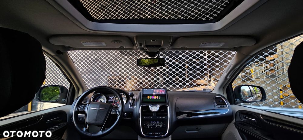 Chrysler Town & Country 3.6 Touring - 19