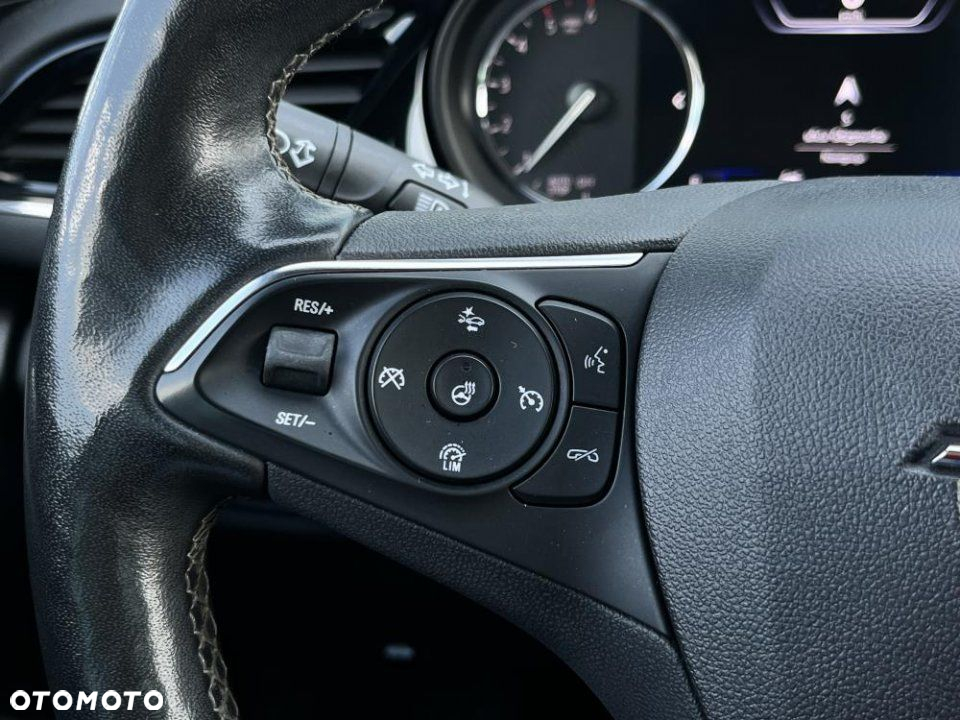 Opel Insignia - 30