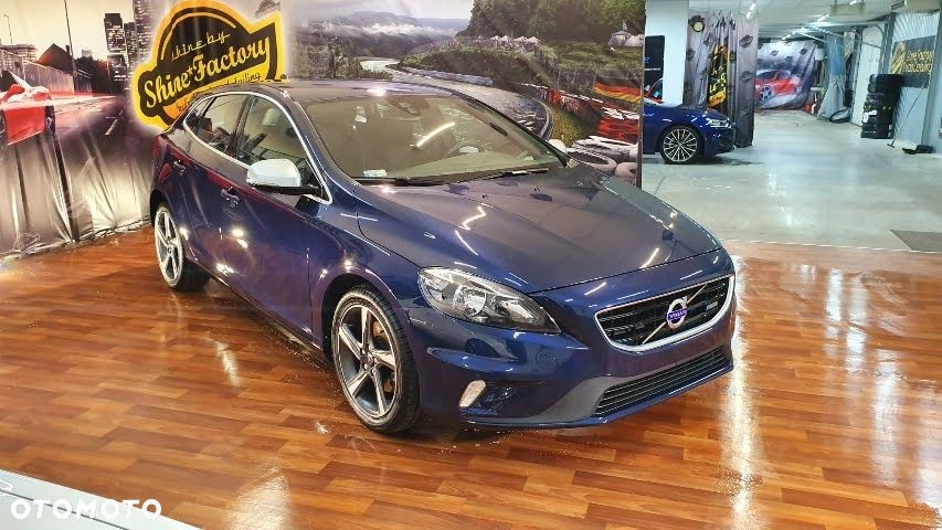 Volvo V40 T4 R-Design Momentum - 1