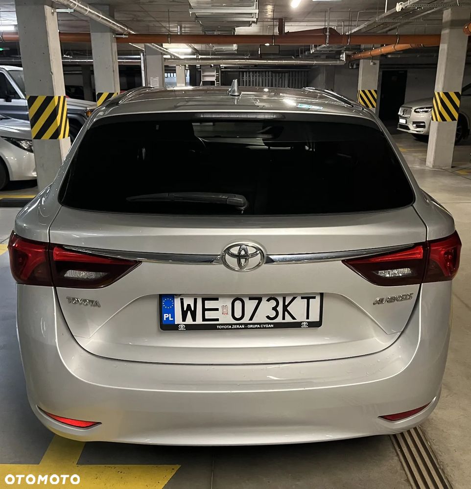 Toyota Avensis 2.0 Premium MS - 5