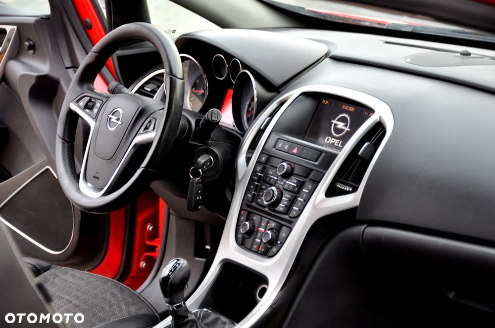 Opel Astra 1.6 Turbo Edition - 28