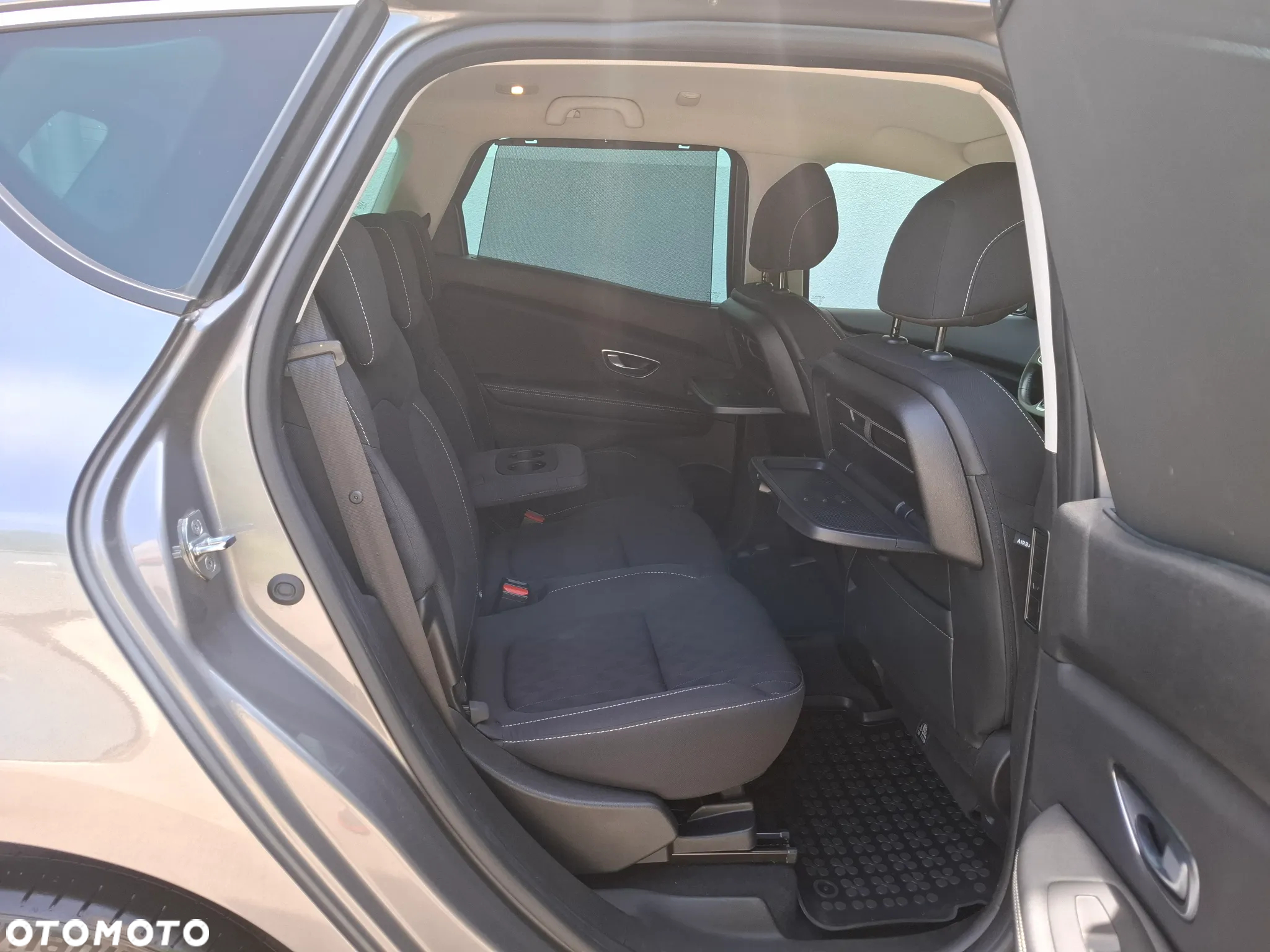 Renault Scenic ENERGY TCe 140 LIMITED - 29
