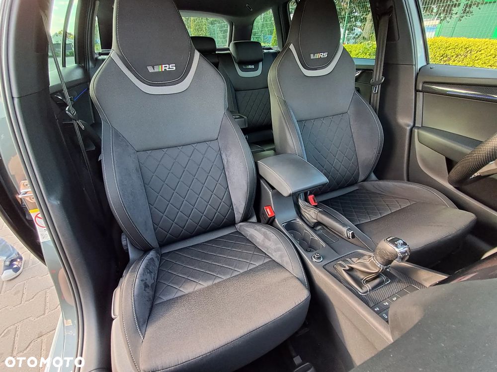 Skoda Octavia 2.0 TDI DSG RS - 22