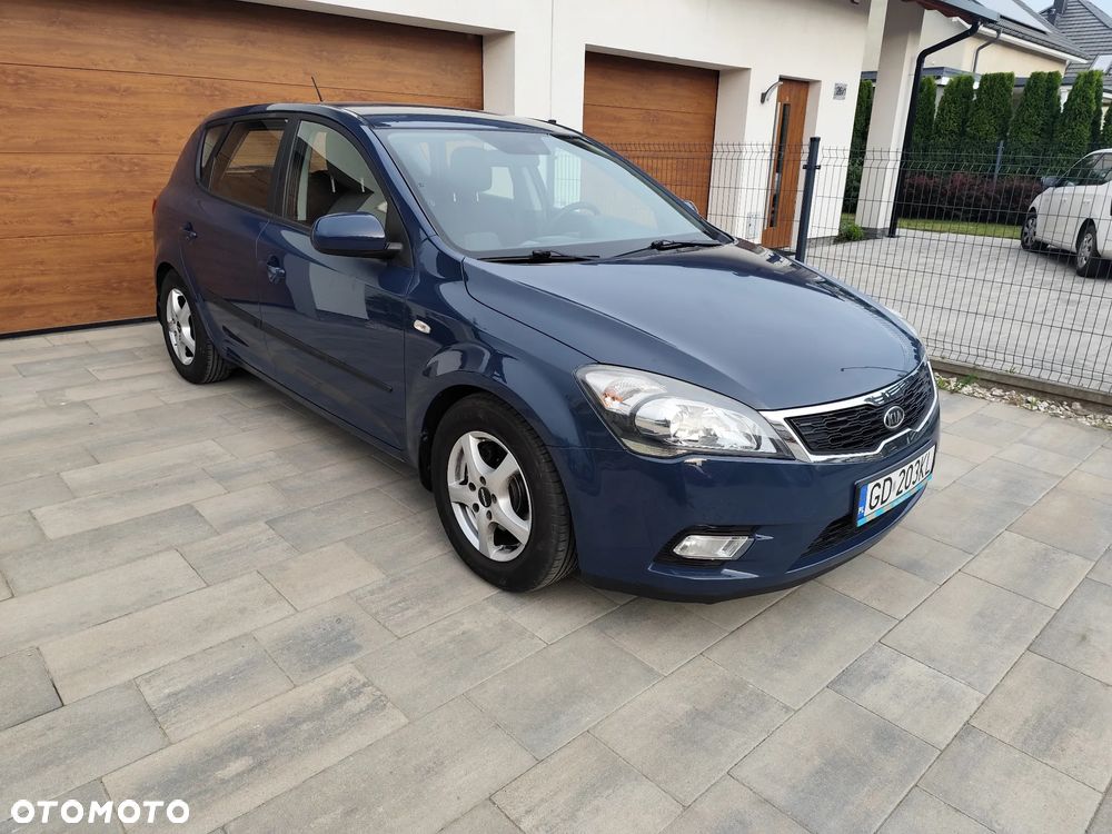 Kia Ceed 1.6 L - 5