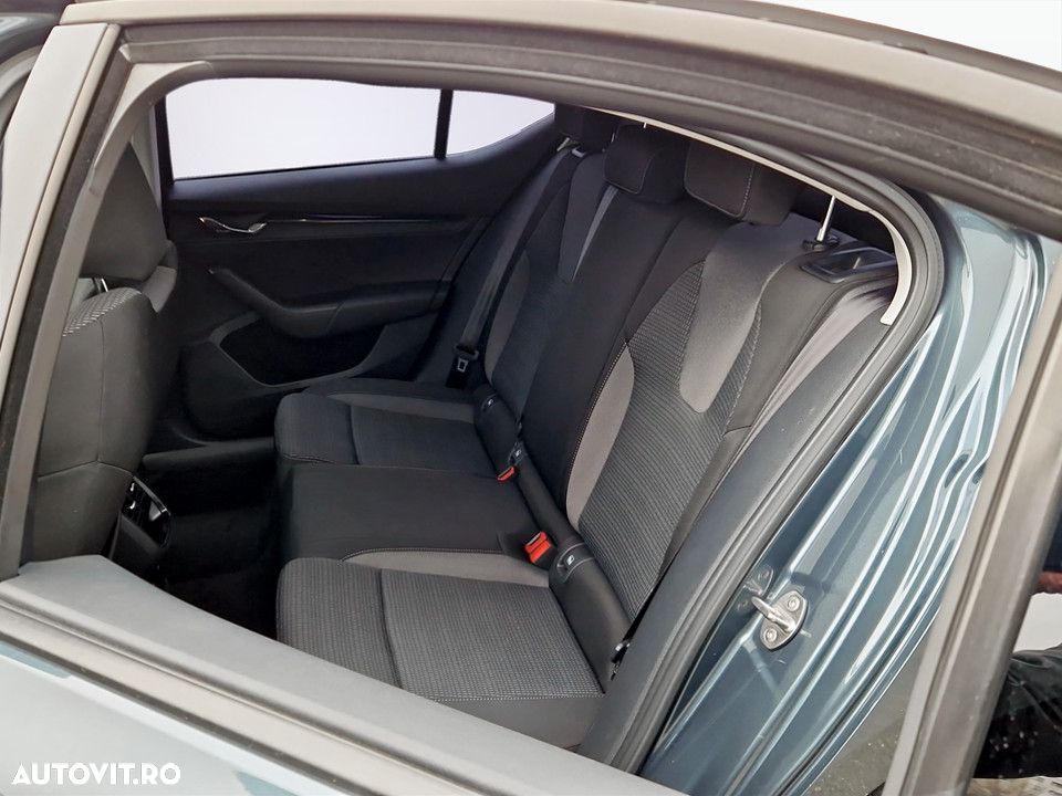 Skoda Octavia 2.0 TDI AMBITION DSG - 19