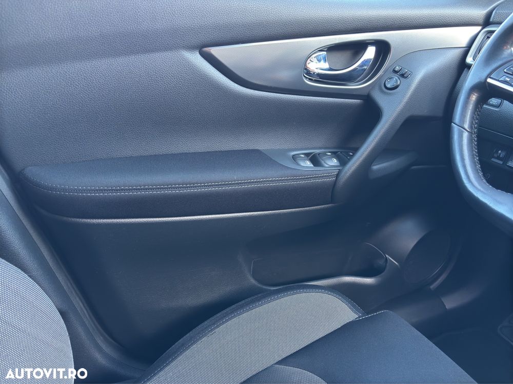 Nissan Qashqai 1.6 DCI N-Connecta - 18