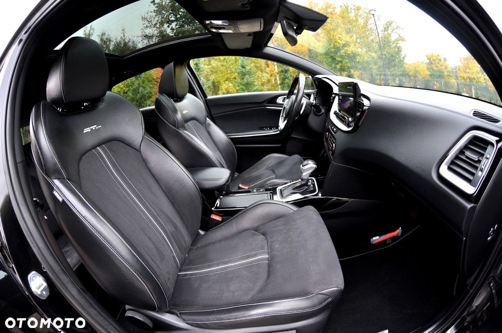 Kia ProCeed - 24