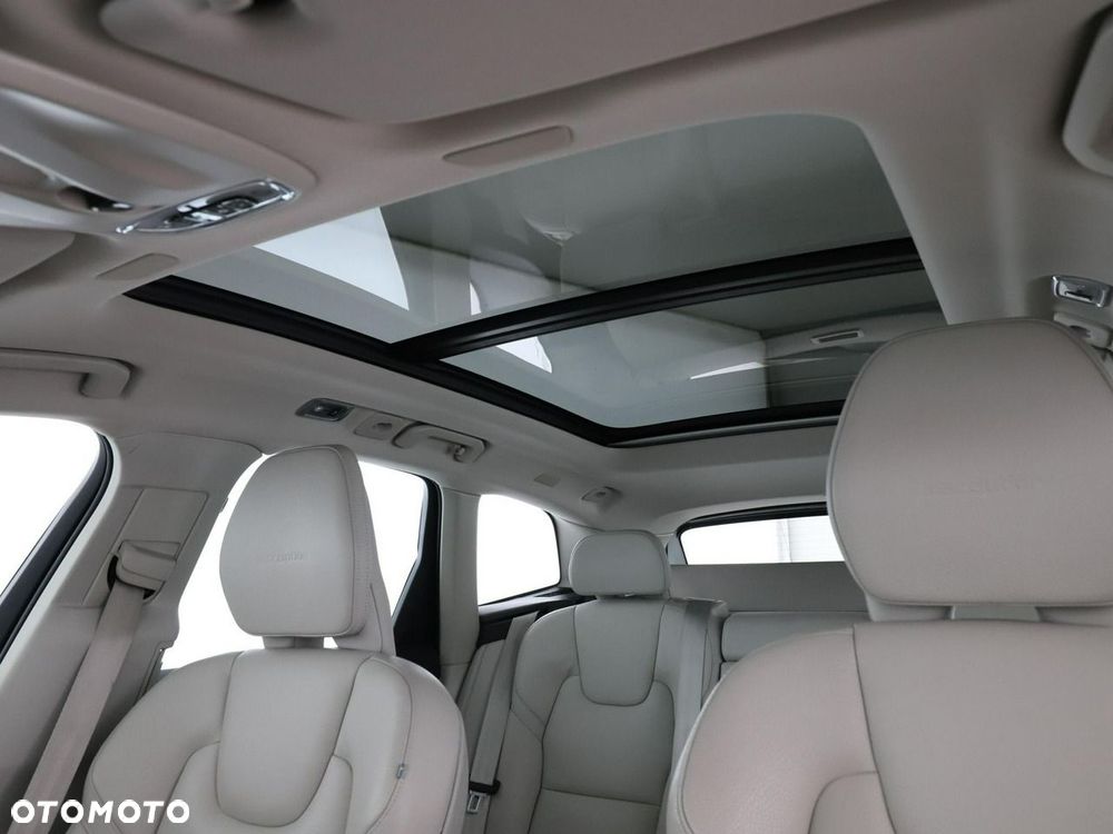 Volvo XC 60 - 41