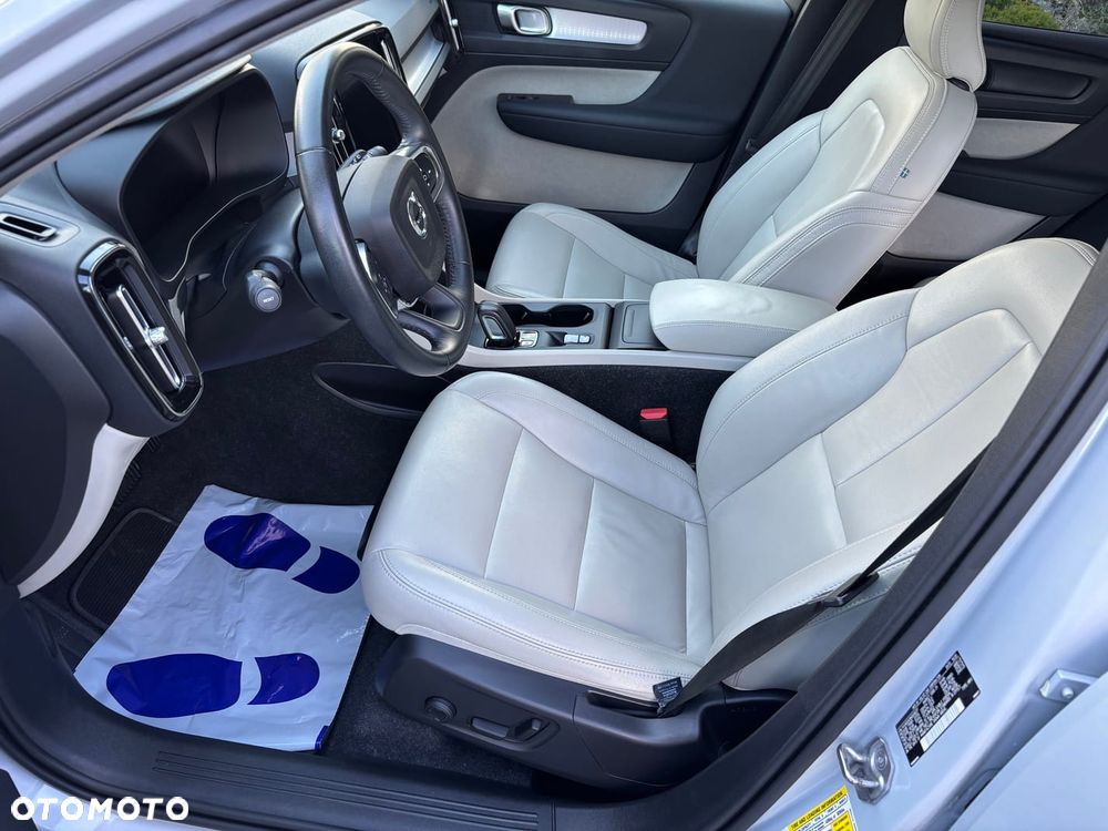 Volvo XC 40 - 18