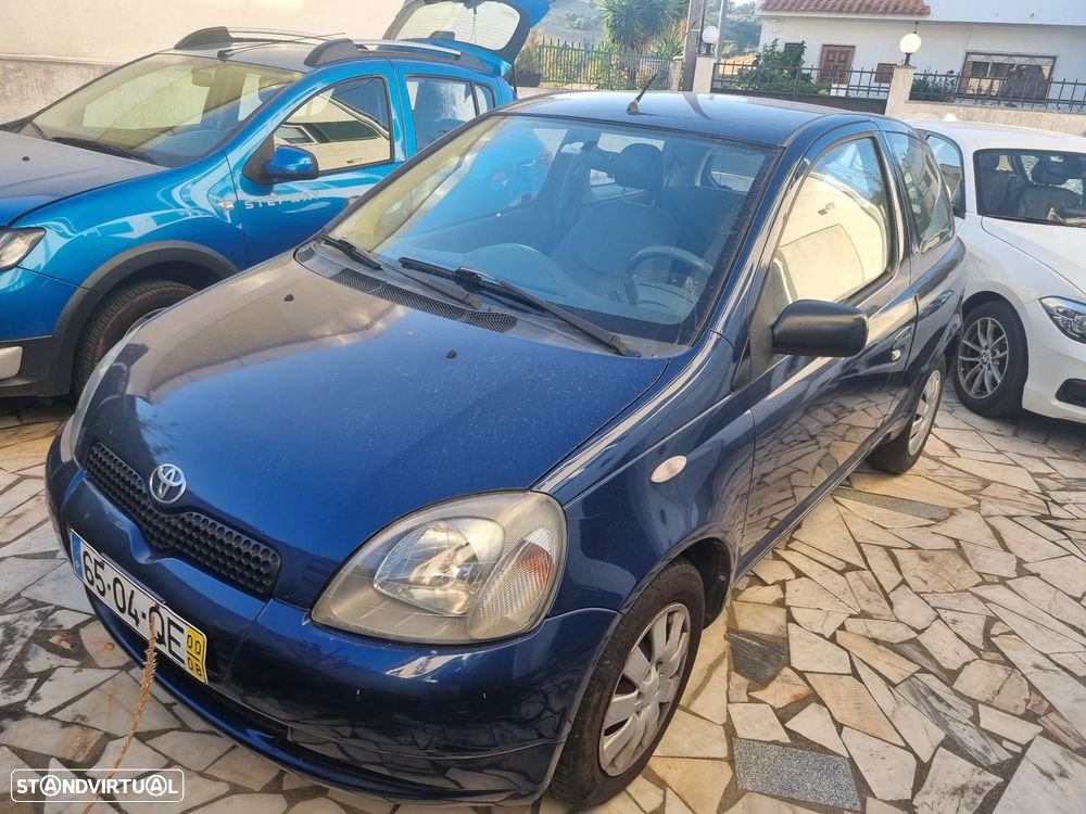 Toyota Yaris 1.0 Base - 1