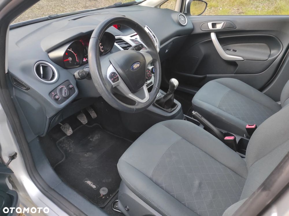 Ford Fiesta 1.6 TDCI Champions Edition - 8