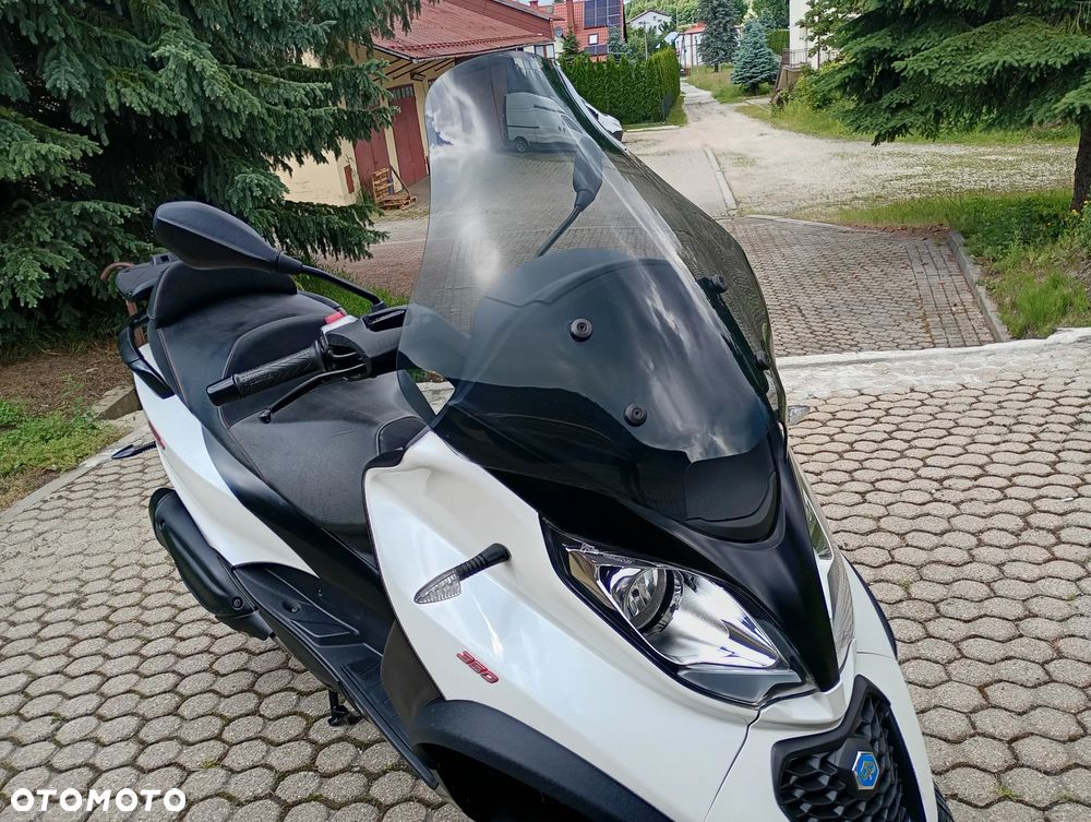 Piaggio MP-3 - 15