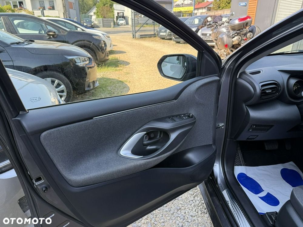 Toyota Yaris - 11