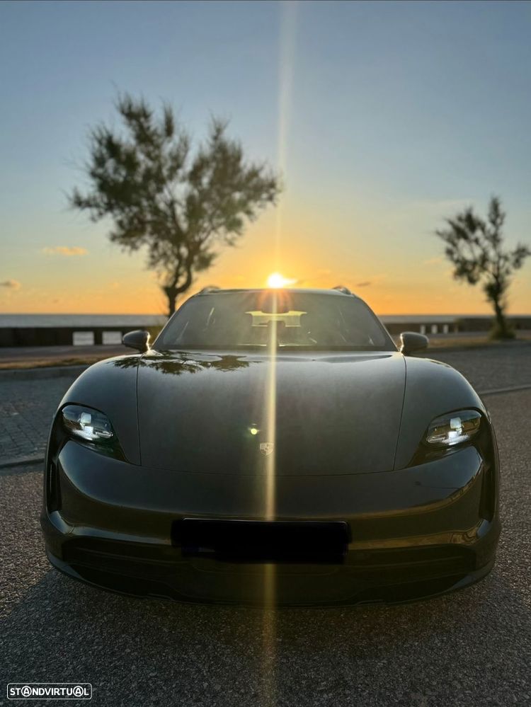 Porsche Taycan Cross Turismo - 6