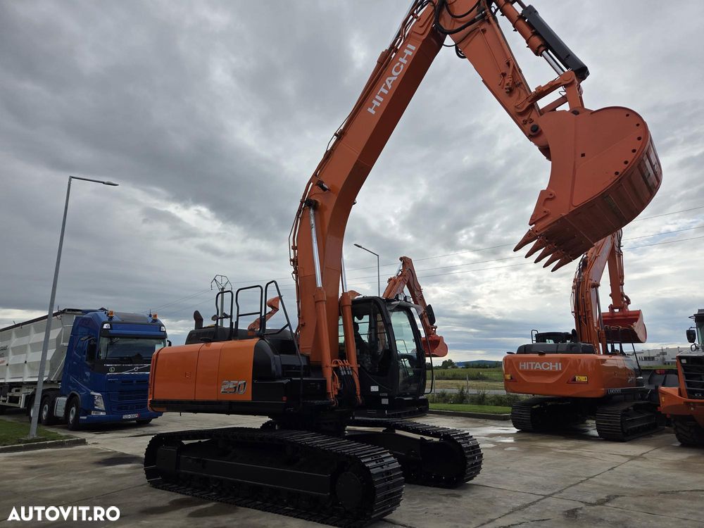 Hitachi ZX250-7, 27,6t, 2020, 6.815h, latime 2,99m, cupa NOUA 1,55mc, lant si papuci NOI, inst picon si inst rotire pe brate, camera spate, camere laterale, gresare automata, ad sapare 7m, ridica 15t, consum 13,1l/h, revizii facute, leasing 4ani-99.000 Eur+t - 9