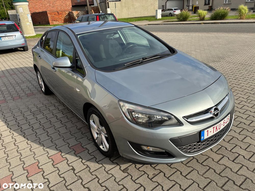 Opel Astra 1.6 Exklusiv - 9