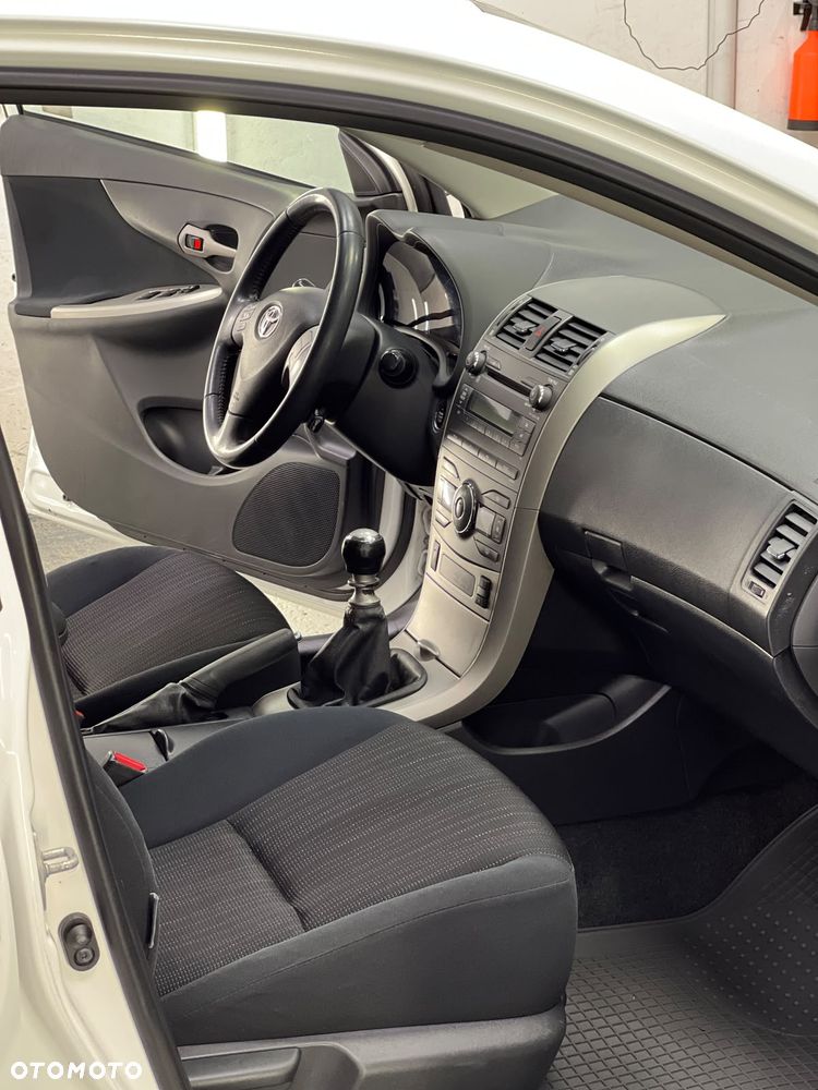 Toyota Corolla 2.0 D-4D Prestige - 6