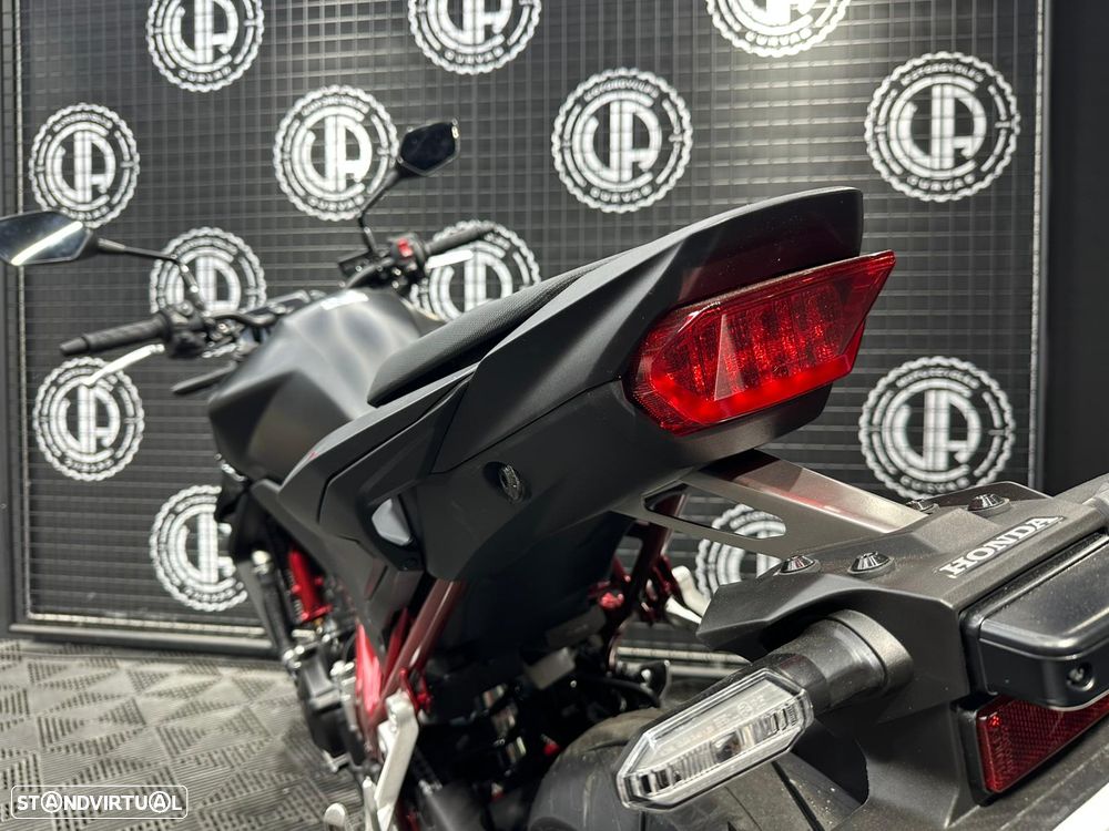 Honda CB 750 HORNET E-CLUTCH 2026 - 11