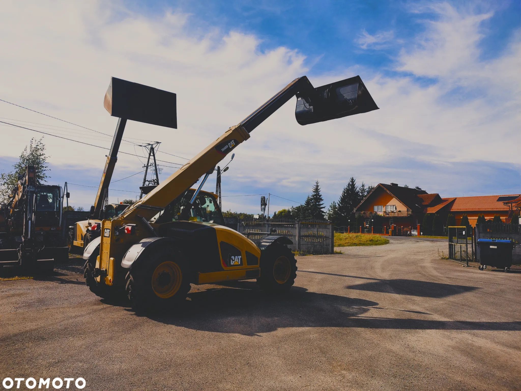 Caterpillar TH408 - 1