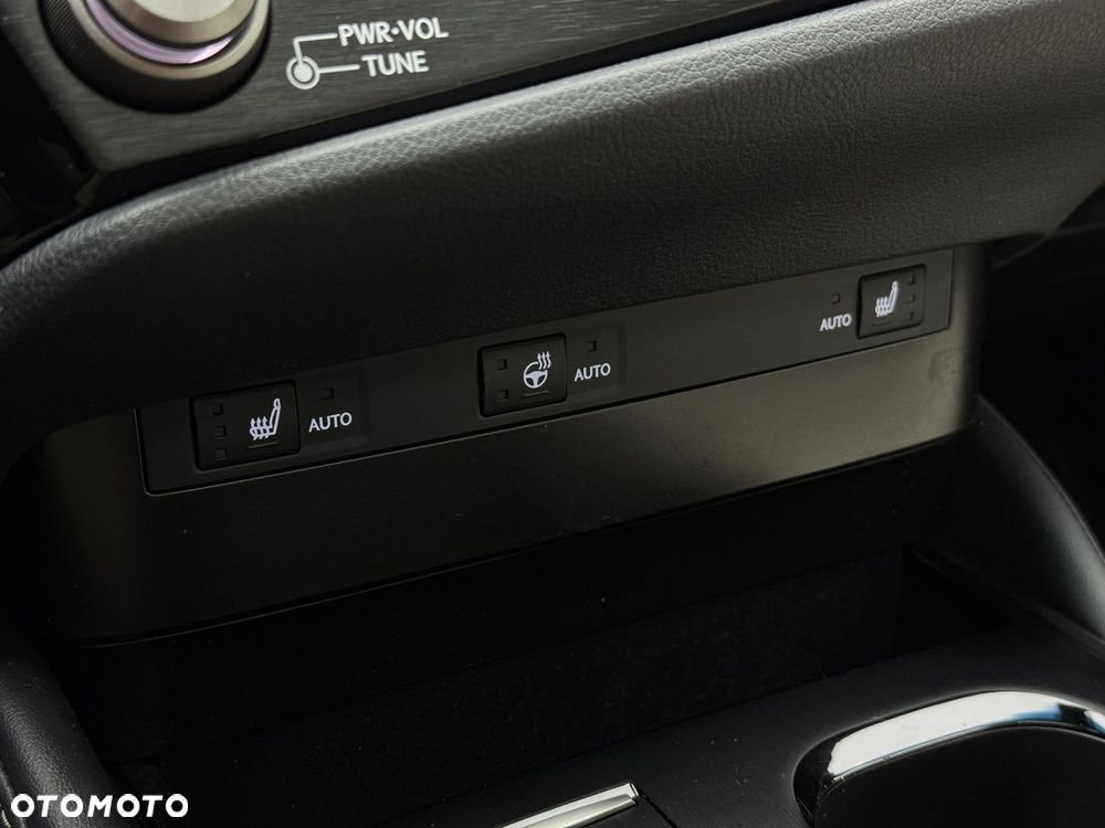 Lexus ES 300h Business Edition - 32
