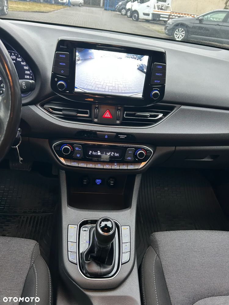 Hyundai i30 1.6 D Comfort DCT - 12
