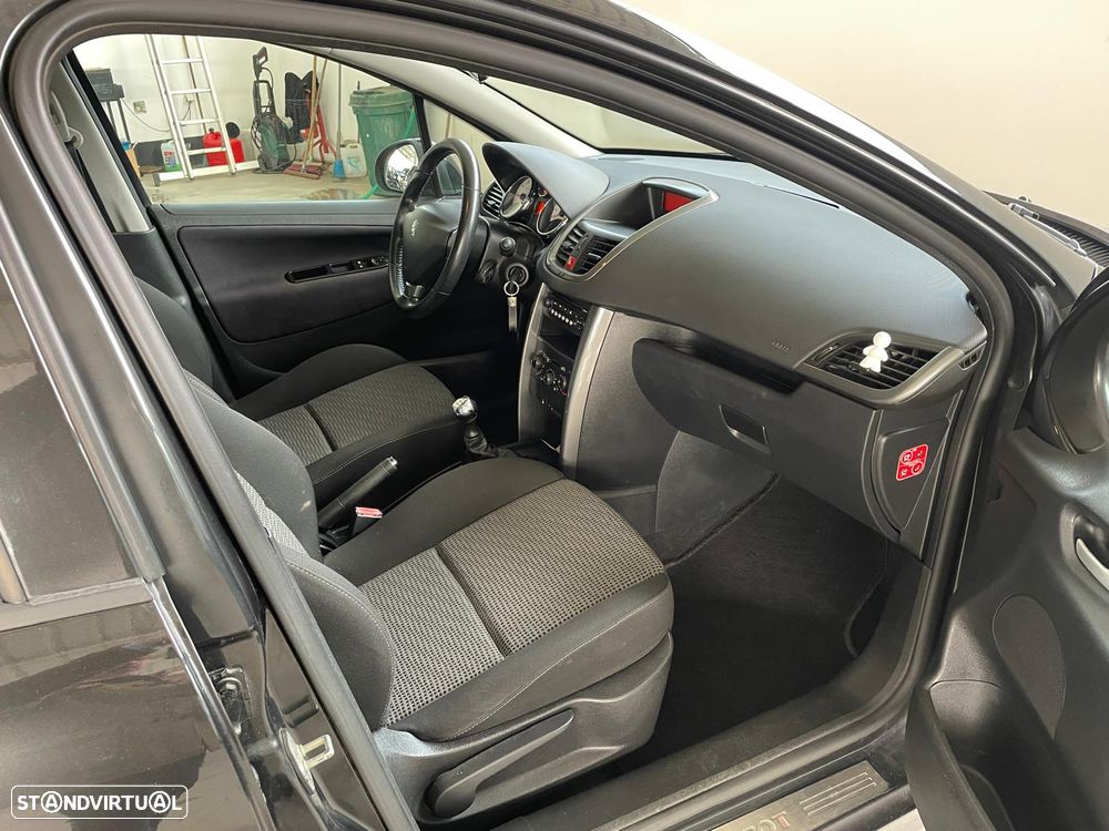 Peugeot 207 1.4 VTi Sportium - 14