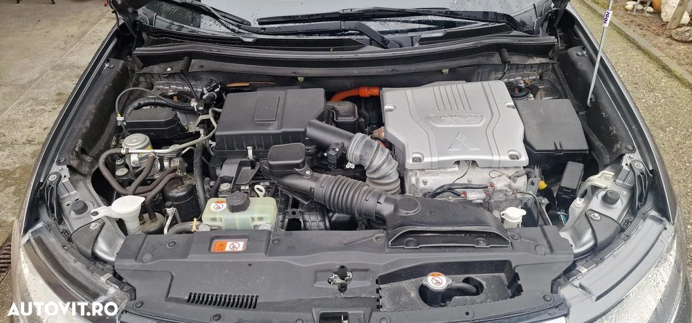 Mitsubishi Outlander 2.4 4WD Diamant+ - 17