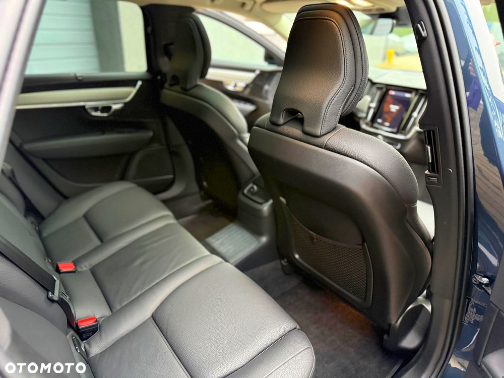 Volvo V90 T6 AWD Plug-In Hybrid Plus Dark - 14