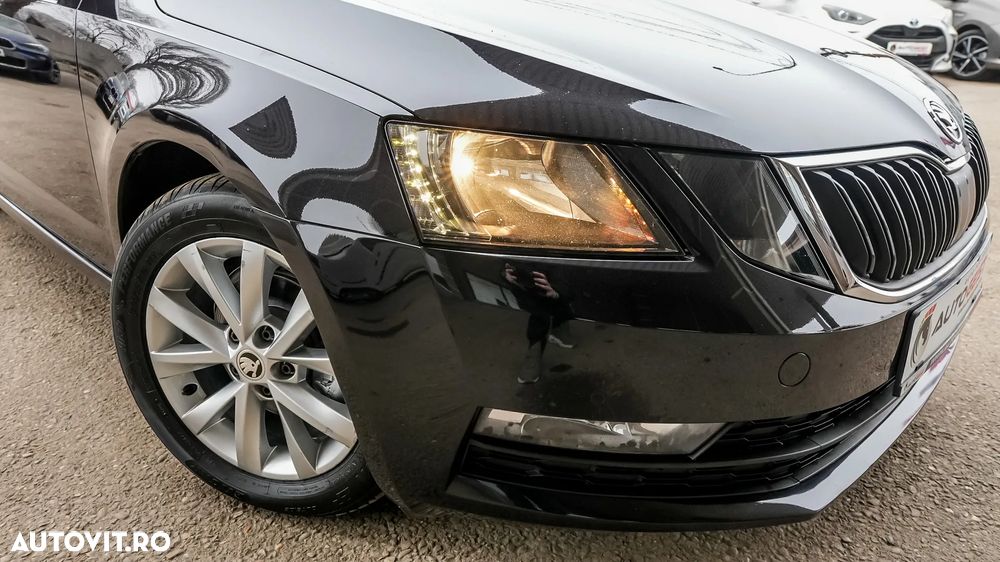 Skoda Octavia 1.6 TDI DSG Ambition - 27
