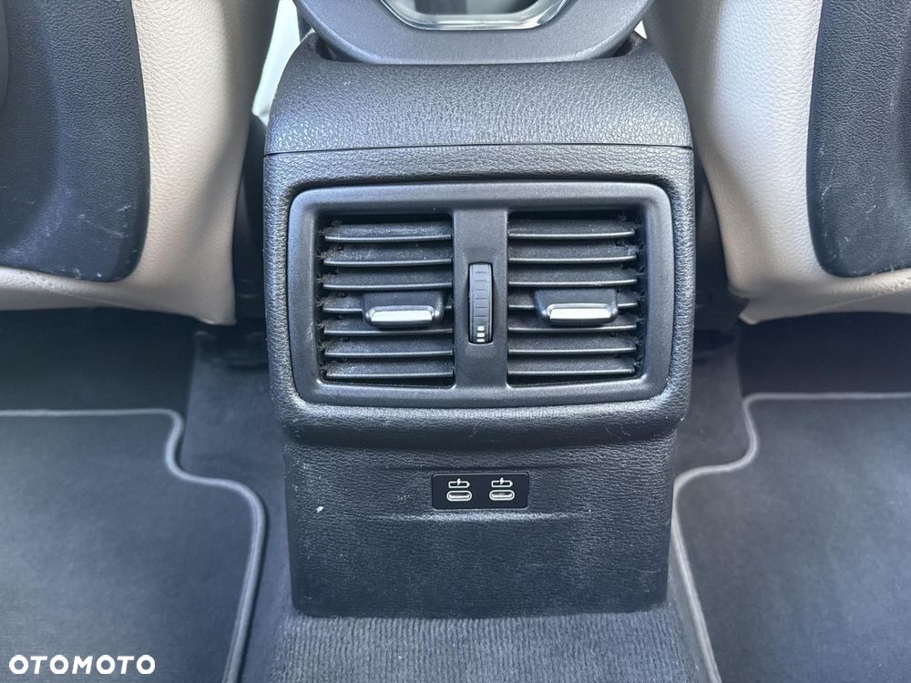 BMW X1 sDrive18d xLine - 16