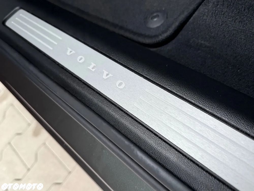 Volvo XC 60 B4 B Geartronic Momentum Pro - 37