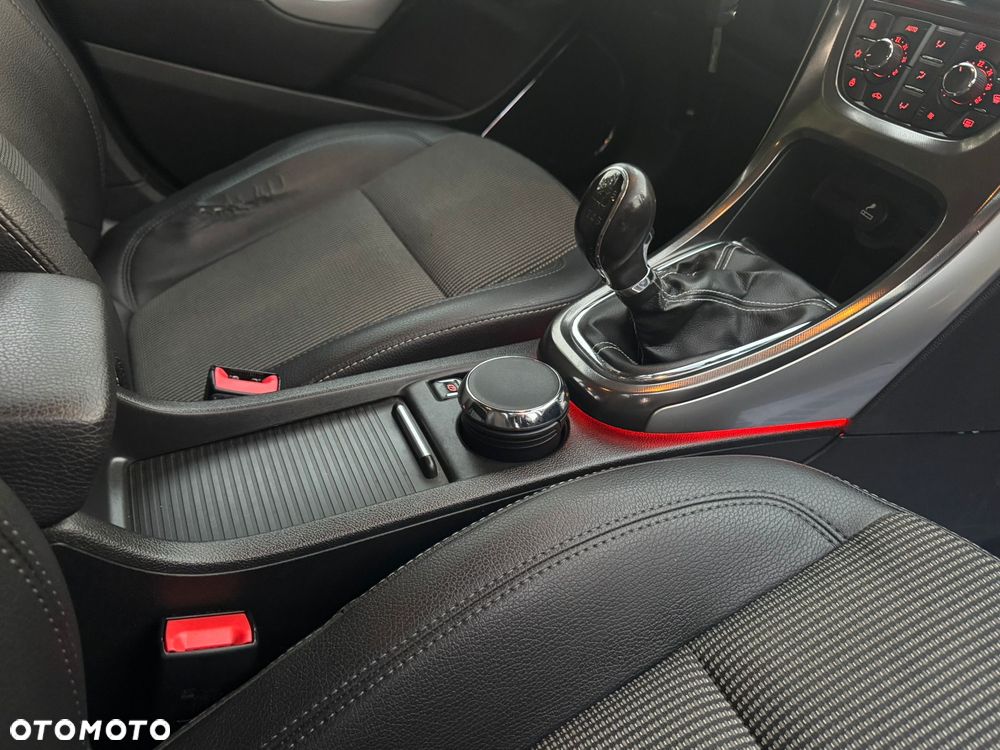Opel Astra 2.0 CDTI Cosmo - 35