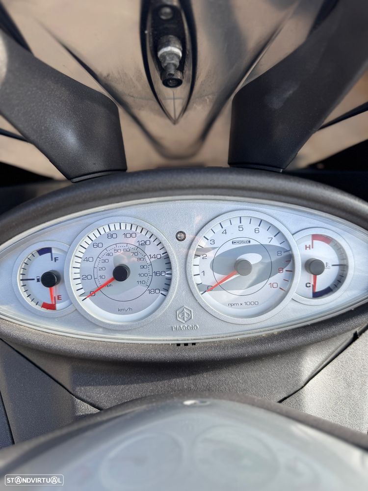 Piaggio XEvo X9 Evolution 500 - 16