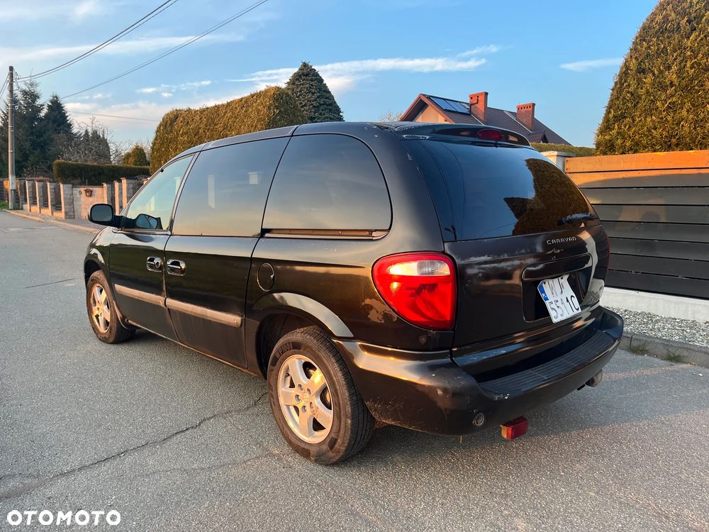 Dodge Caravan - 5