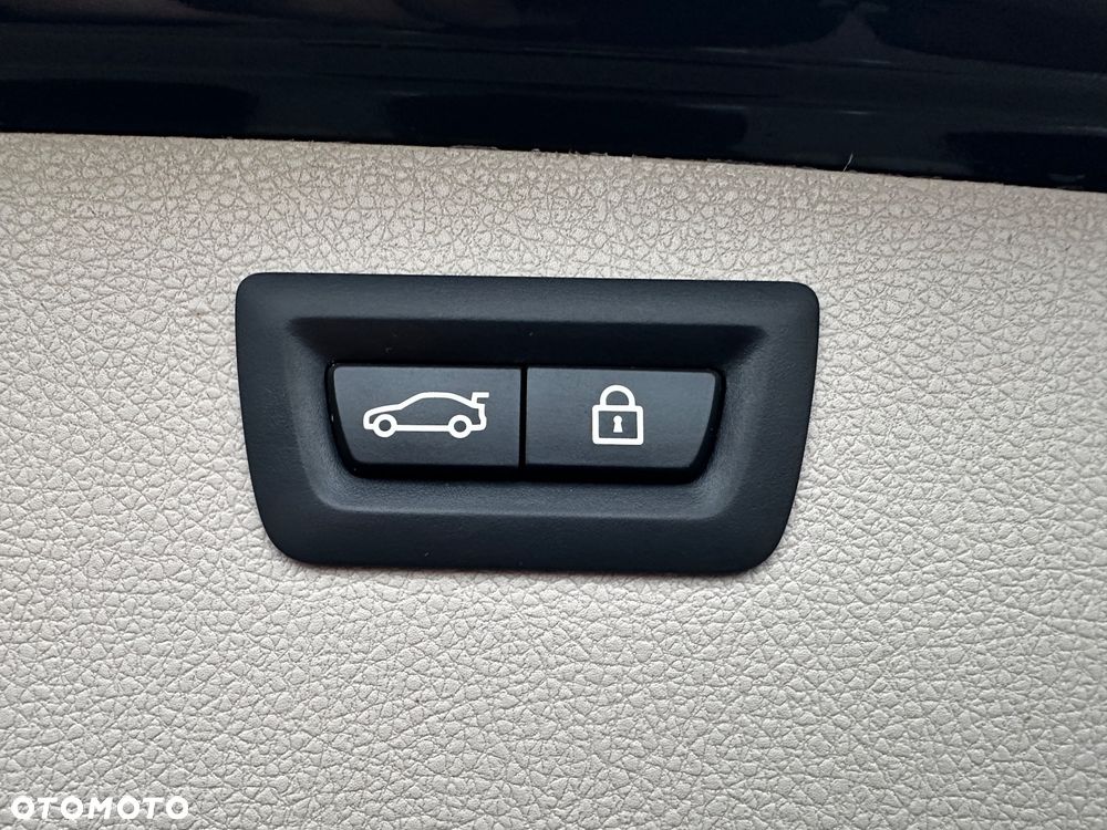 BMW Seria 3 320d Edition Luxury Line Purity - 34