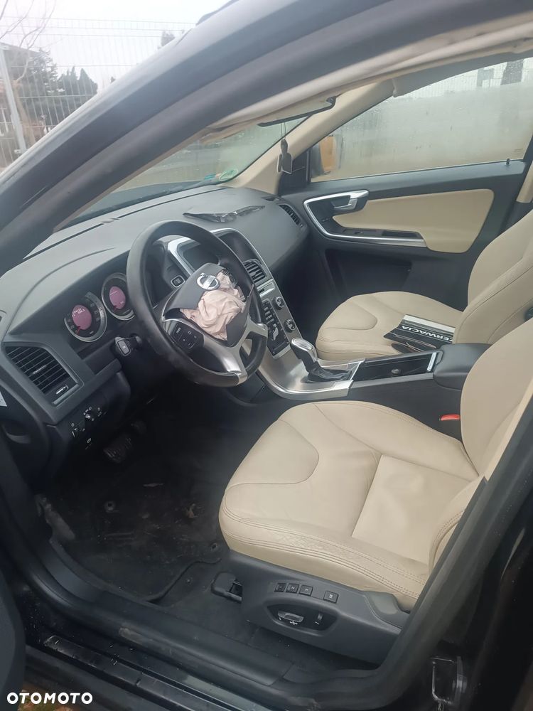 AUTO NA CZĘŚCI -VOLVO XC60 NA CZĘŚCI ĆWIARTKA BŁOTNIK POSZYCIE KLAPA ZDERZAK LAKIER 452-46 Dostawa GWARANCJA !!! Ćwiartka Drzwi Podłużnica Wanna Cały na części !!! Alufelgi Koła Przód Tył Zestaw Komplet Drzwi Klapa Zderzak Błotnik Maska Grill Atrapa Szyba Pas Lampa Lusterko Boczki Fotel Kanapa Kokpit Deska Rozdzielcza Przełącznik Włącznik Sterownik Przewody Wiązka Instalacja Moduł Komputer Czujnik Listwa Pompa Alternator Wtryski Głowica Rozrusznik Kompresor Sprzęgło Dwumas Silnik Skrzynia ABS Klimatyzacji Paliwa Wspomagania Kolektor Turbina Przepustnica Zawór Chłodnica Koło Hak Belka Sanki Zawieszenie Mcpherson Półoś Amortyzator Wydech Tłumik Zacisk Most - 8