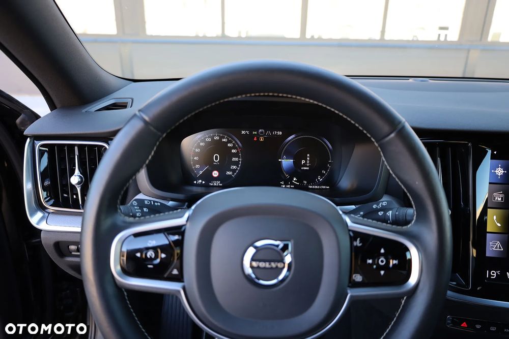 Volvo V60 T6 AWD Recharge Geartronic RDesign - 8