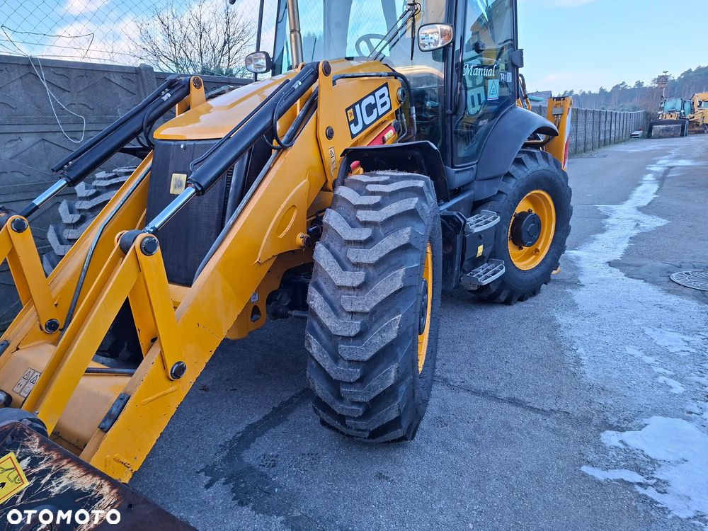 JCB 3 CX - 16