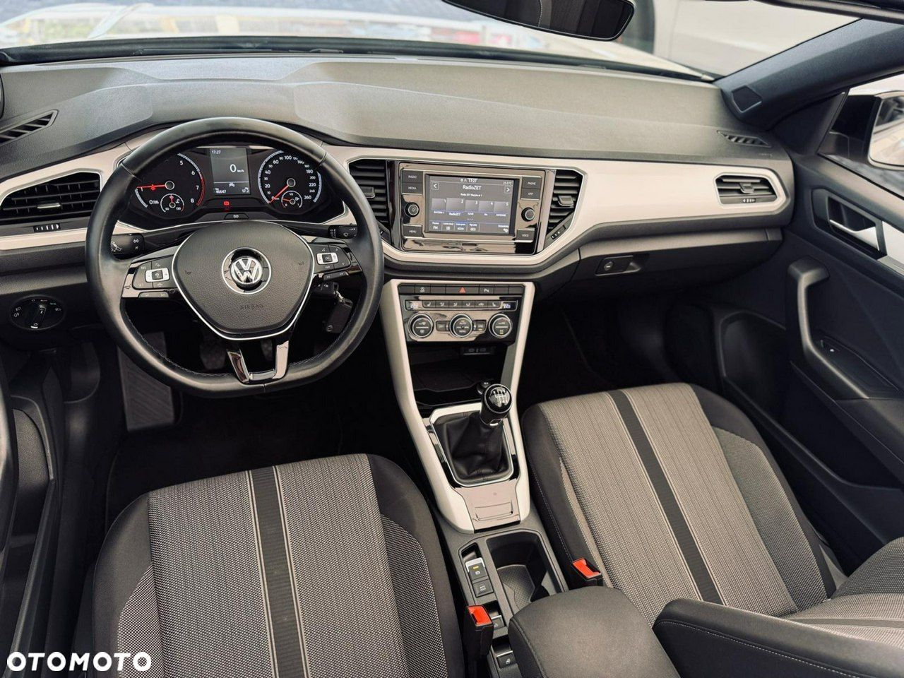 Volkswagen T-Roc - 31