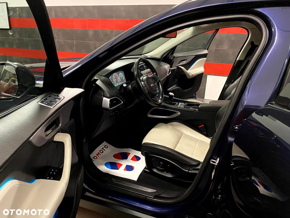 Jaguar F-Pace 2.0 i4D RWD R-Sport - 16