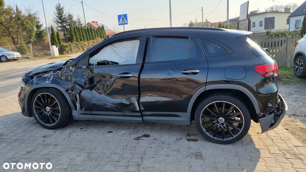 Mercedes-Benz GLA 200 d 4Matic 8G-DCT AMG Line - 12