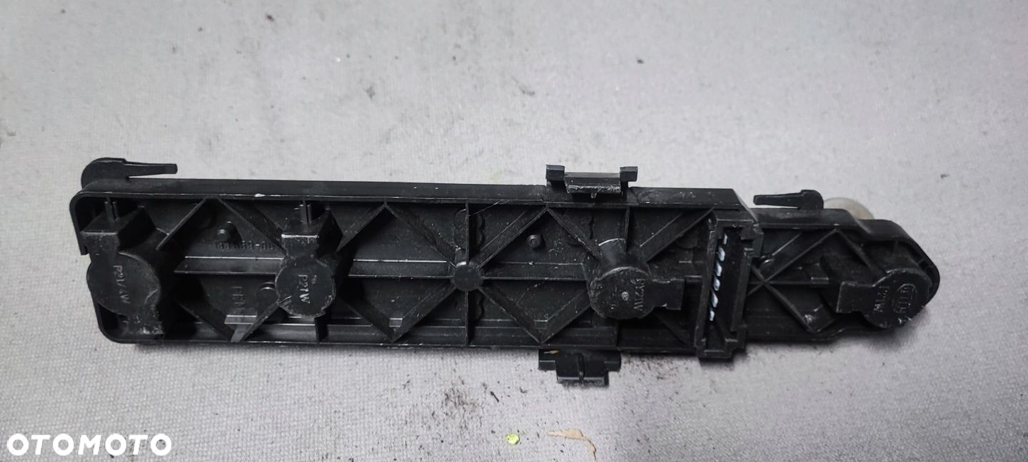 MERCEDES W203 KOMBI WKŁAD LAMPY PRAWEJ TYŁ - 2