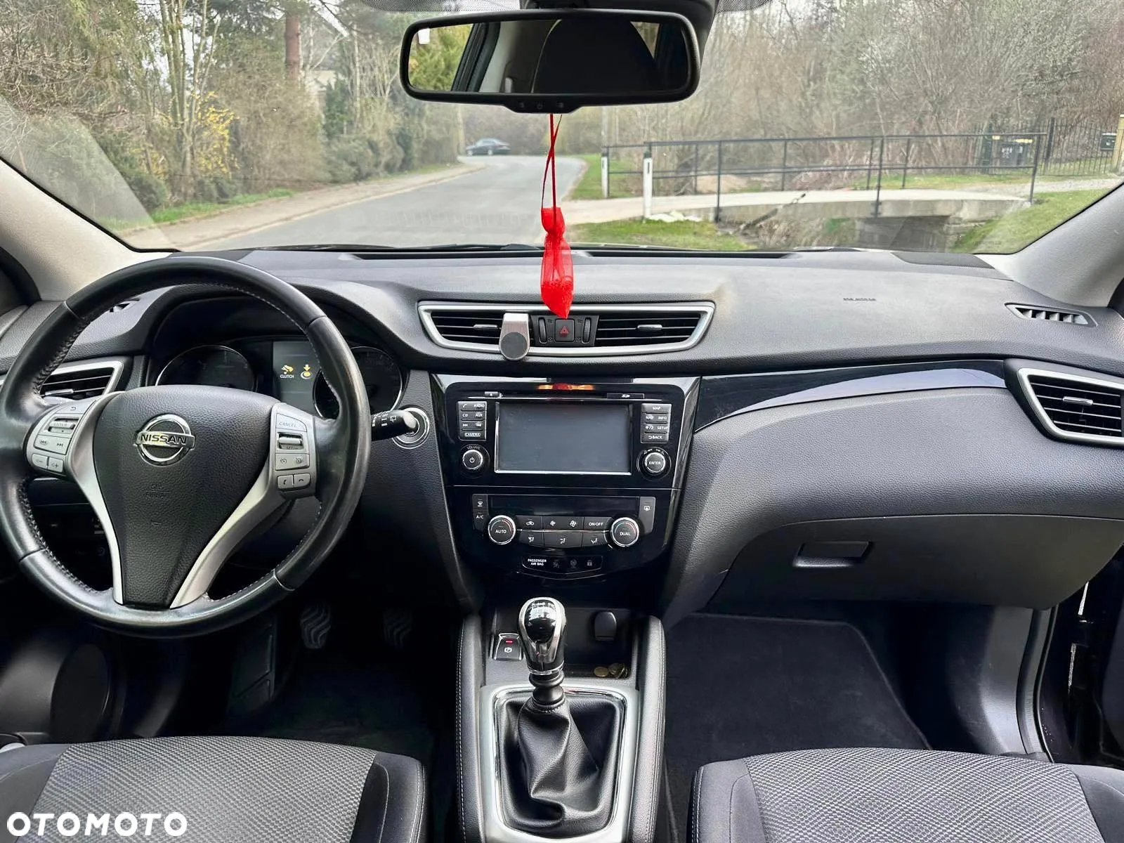 Nissan Qashqai 1.6 dCi N-Connecta - 6