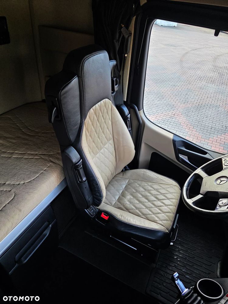 Mercedes-Benz ACTROS MP4 1851 / Giga / Aktywny tempomat / Klima postojowa / Standard 315/70/22.5 - 12