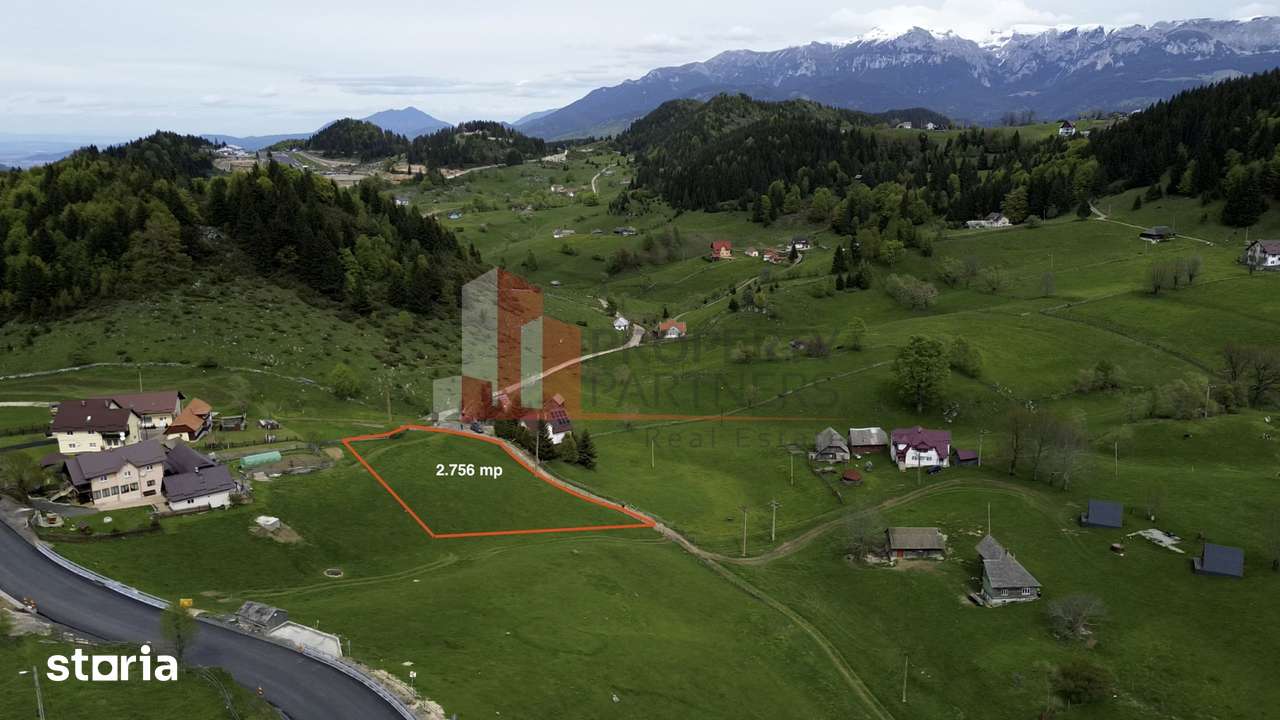 Teren Fundata cu vedere la muntii Bucegi - Imagine principală: 2/5