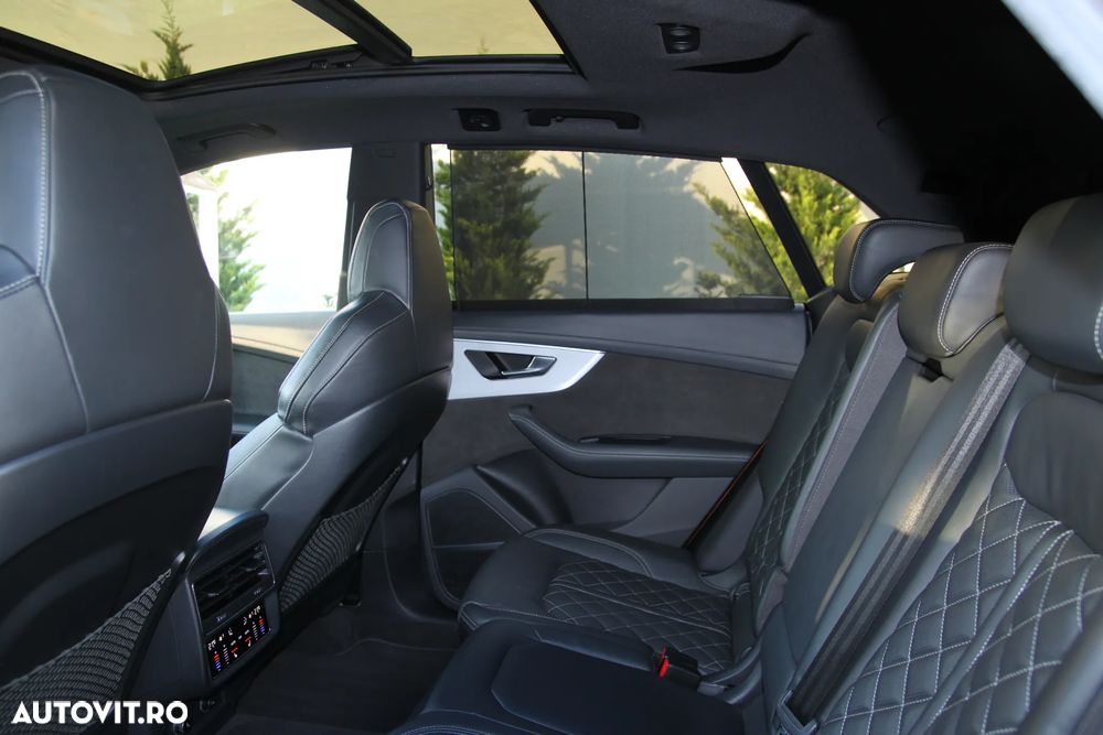 Audi Q8 - 11